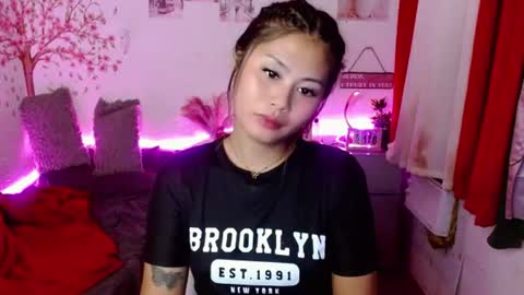 Snapshot of ur_ultimatedreamgirlxoxo chatting on 06/30/26, 01:01 HelloIm Girly online show from 06/30/26, 01:01