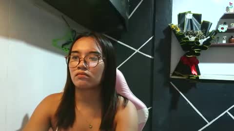 ur_wetwife online show from 11/19/25, 02:50