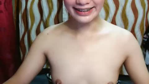 Snapshot of ur_yassy chatting on 06/21/26, 02:58 ur_yassy online show from 06/21/26, 02:58