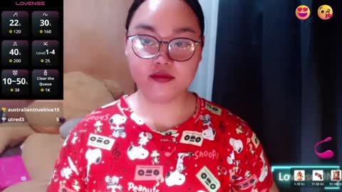 Snapshot of urasian_hotchix69 chatting on 06/11/26, 10:30 Lycah online show from 06/11/26, 10:30