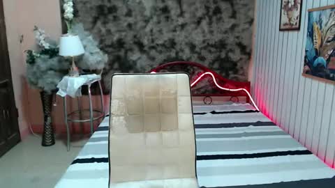 HI WE ARE NATHANIEL AND SEV online show from 02/07/26, 04:33