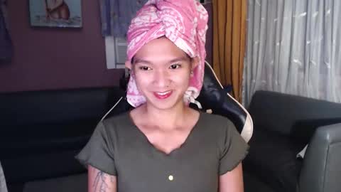 NEWRA  ALLISON online show from 11/30/25, 07:51