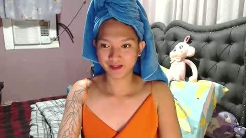 NEWRA  ALLISON online show from 05/03/26, 05:46