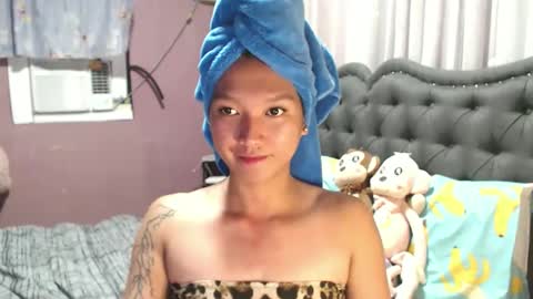 NEWRA  ALLISON online show from 05/05/26, 08:33