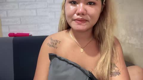 Snapshot of urasianblairexxx chatting on 01/07/26, 05:48 urasianblairexxx online show from 01/07/26, 05:48