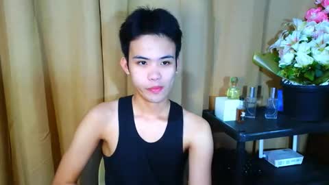 urasiancumboix2 online show from 10/29/25, 11:50