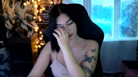 Snapshot of urasiandreamgirlxxx chatting on 06/20/26, 06:38 jess online show from 06/20/26, 06:38