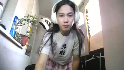 Erika online show from 04/10/26, 02:39