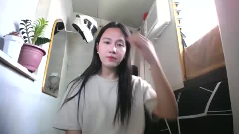 Snapshot of urasiantserika chatting on 04/22/26, 02:14 Erika online show from 04/22/26, 02:14