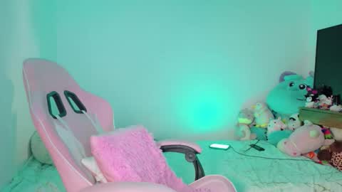 Danielle  online show from 02/05/26, 10:42