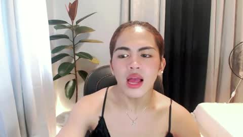 Snapshot of urbaby_anthony chatting on 06/24/26, 04:00 urbaby_anthony online show from 06/24/26, 04:00