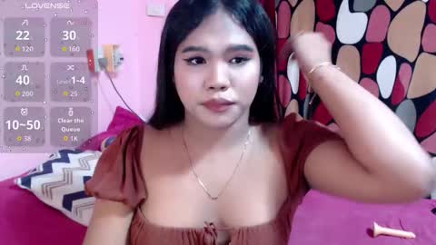 Sofia online show from 10/13/25, 05:24