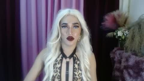 KENDALL online show from 09/15/25, 08:42