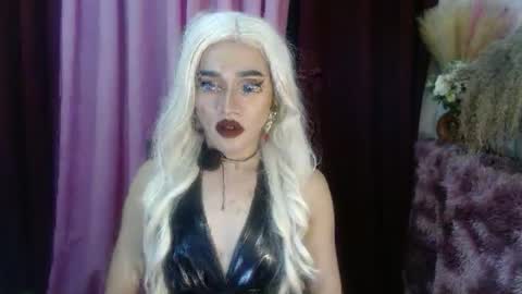 KENDALL online show from 09/19/25, 01:01