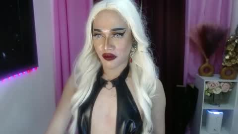 KENDALL online show from 10/11/25, 04:38