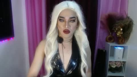 KENDALL online show from 11/03/25, 06:09