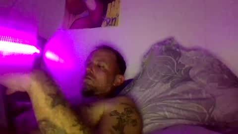 Snapshot of urdaddy875867 chatting on 12/26/24, 02:37 urdaddy875867 online show from 12/26/24, 02:37