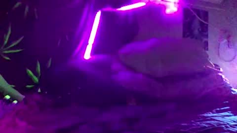 urdaddy875867 online show from 11/18/25, 01:33