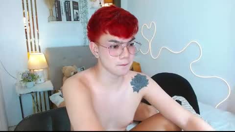 Snapshot of urdeityoflove_ chatting on 09/10/25, 02:06 rose and khristine online show from 09/10/25, 02:06