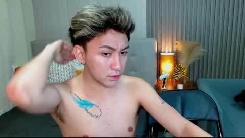 Snapshot of urdeityoflove_ chatting on 11/03/25, 06:09 rose and khristine online show from 11/03/25, 06:09