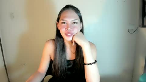 Snapshot of urdolly_rona chatting on 06/21/26, 12:30 Rona Ella online show from 06/21/26, 12:30