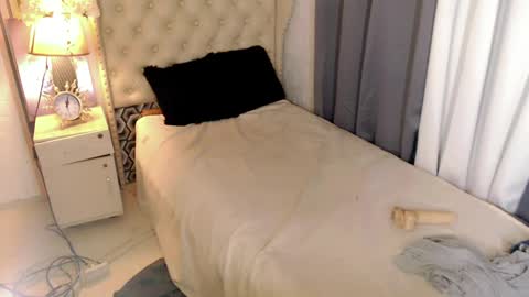 Snapshot of urdream_bride chatting on 03/09/25, 04:16 urdream_bride online show from 03/09/25, 04:16