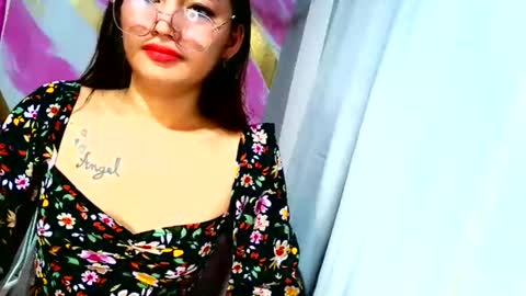 Snapshot of urdream_bride chatting on 10/08/25, 05:21 urdream_bride online show from 10/08/25, 05:21