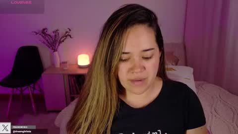 Snapshot of urdreamgiirl chatting on 11/20/25, 10:53 Mia Miller online show from 11/20/25, 10:53