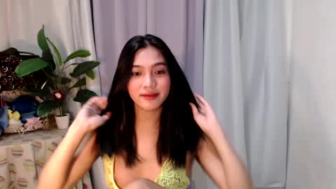 Snapshot of urdreamgirl_ chatting on 01/20/25, 06:10 Trixie online show from 01/20/25, 06:10