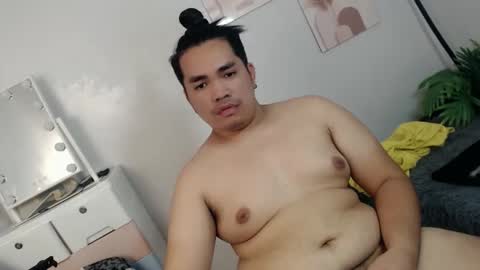 ure_fattytoy143 online show from 04/16/26, 06:03