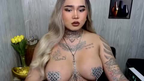 Snapshot of urfabtattooqueen chatting on 06/20/26, 01:25 Maxxie online show from 06/20/26, 01:25