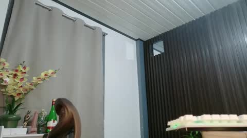 urfave_bbgirl online show from 12/14/25, 10:42