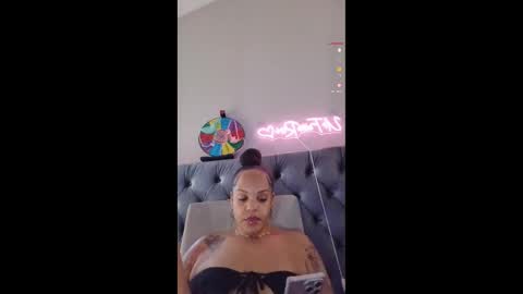 urfaveriri online show from 11/22/25, 03:11