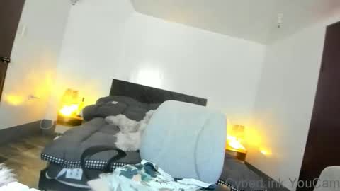 Angela Cullens online show from 11/29/25, 04:32