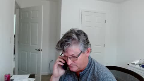 Snapshot of urfavteach50 chatting on 11/04/25, 05:01 Gregor online show from 11/04/25, 05:01