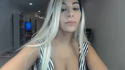 Snapshot of urgoddessmarla chatting on 09/29/25, 01:55 Goddess Marla online show from 09/29/25, 01:55