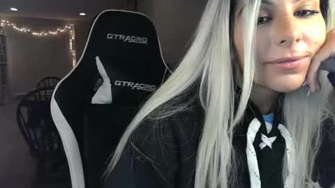 Snapshot of urgoddessmarla chatting on 10/04/25, 03:15 Goddess Marla online show from 10/04/25, 03:15