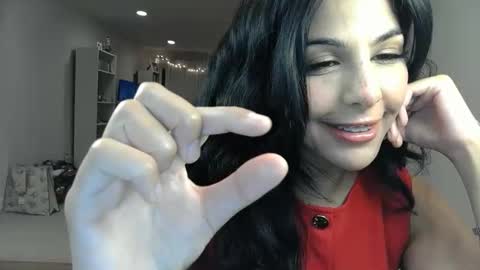 Snapshot of urgoddessmarla chatting on 10/22/25, 01:39 Goddess Marla online show from 10/22/25, 01:39