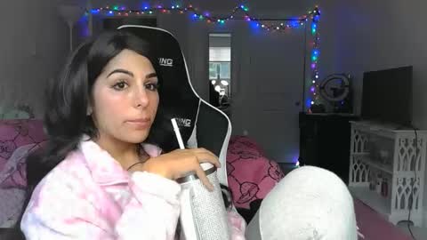 Snapshot of urgoddessmarla chatting on 11/11/25, 01:44 Goddess Marla online show from 11/11/25, 01:44