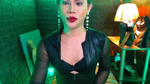 queen norelle online show from 12/20/24, 04:25