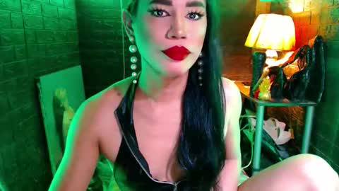 Snapshot of urhardcockqueenxxx chatting on 04/19/26, 07:05 queen norelle online show from 04/19/26, 07:05