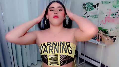 Snapshot of urhotdexie69 chatting on 09/13/25, 12:32 urhotdexie69 online show from 09/13/25, 12:32