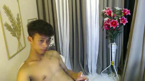 Snapshot of urhotfuckingass chatting on 04/20/26, 06:16 richard online show from 04/20/26, 06:16