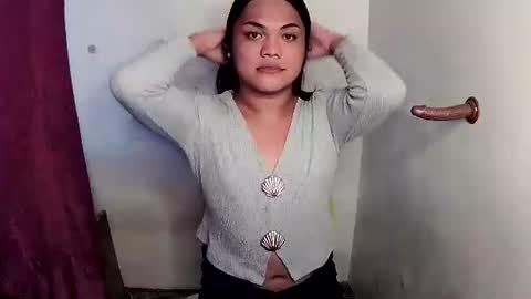 urhottie_bella online show from 12/15/25, 04:39