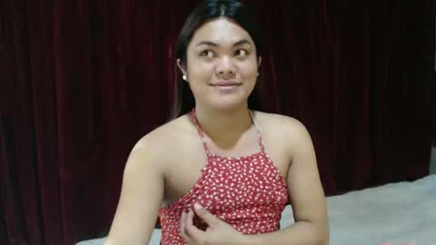 Snapshot of urhottie_bella chatting on 03/02/26, 07:37 urhottie_bella online show from 03/02/26, 07:37