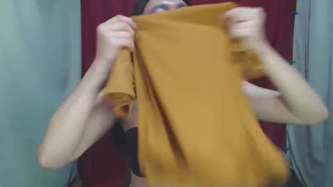 Katey online show from 10/31/25, 07:42