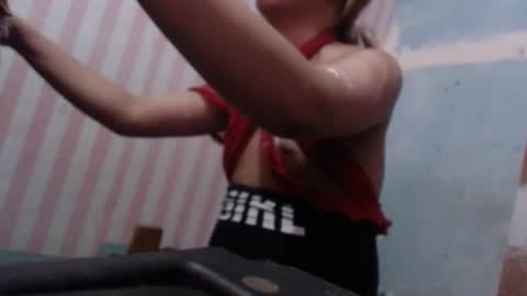 UrHOTtrexie online show from 02/21/25, 05:13