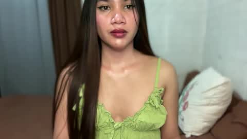 Snapshot of urhottylicious_cum chatting on 04/21/26, 12:22 urhottylicious_cum online show from 04/21/26, 12:22