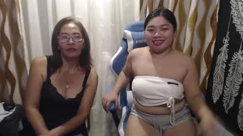 urhotvivian11 online show from 12/18/24, 08:42