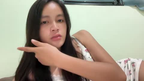 Snapshot of urkatiecookie chatting on 05/14/26, 09:54 Amira online show from 05/14/26, 09:54